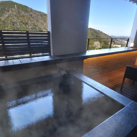 Aura Tachibana Hotel Hakone Exterior photo
